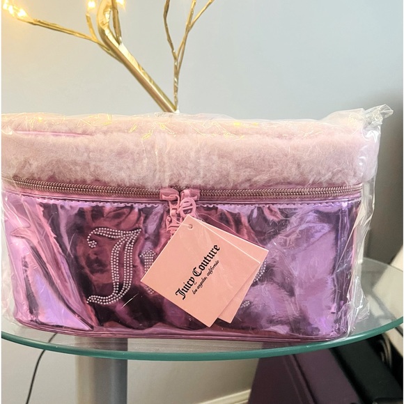 ‼️NOT FOR SALE‼️ Juicy Couture Pink Rhinestone Sherpa Train Case - Picture 1 of 9